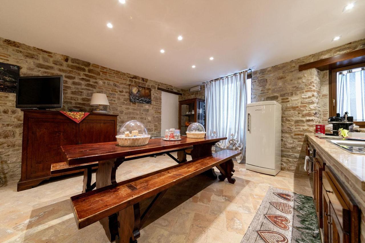 Ferienwohnung Mamihouse Gubbio Exterior foto