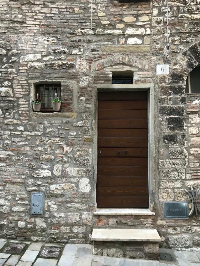 Ferienwohnung Mamihouse Gubbio Exterior foto